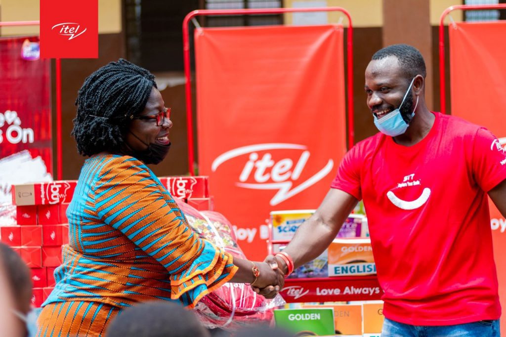 Itel Ghana donates to LA South Cluster of Schools through its “itelWandering Library Project”